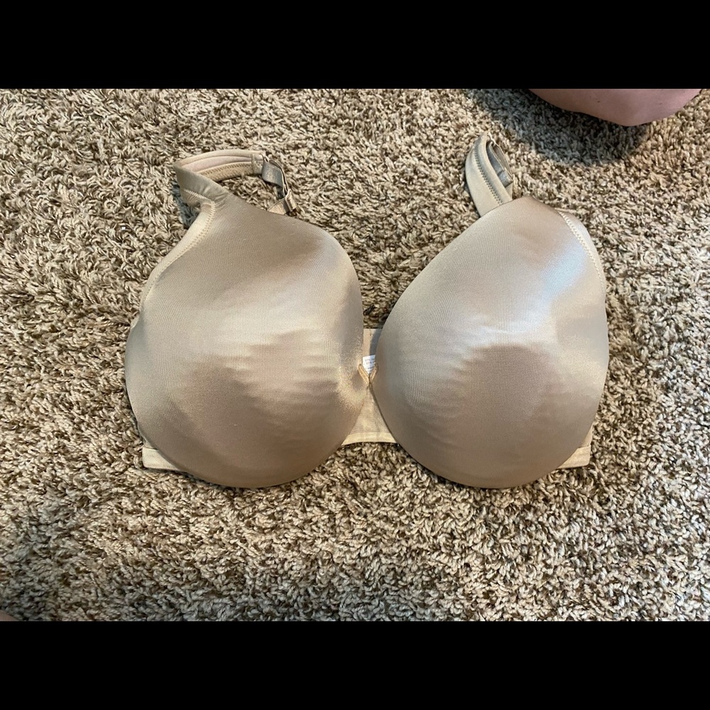 Cacique Women’s Bra DONATING SOON!!